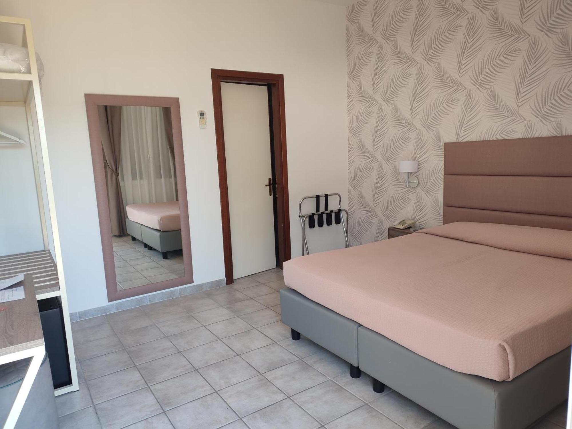 Hotel Le Palme Албиния Экстерьер фото