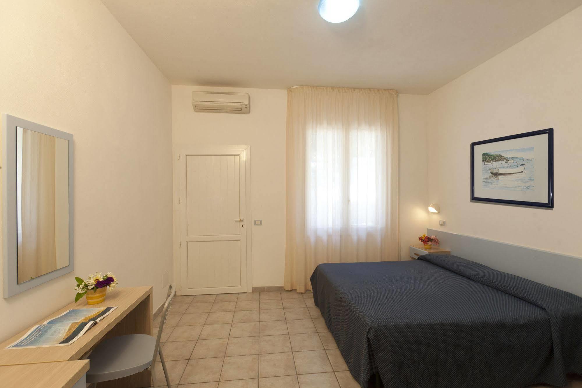 Hotel Le Palme Албиния Экстерьер фото