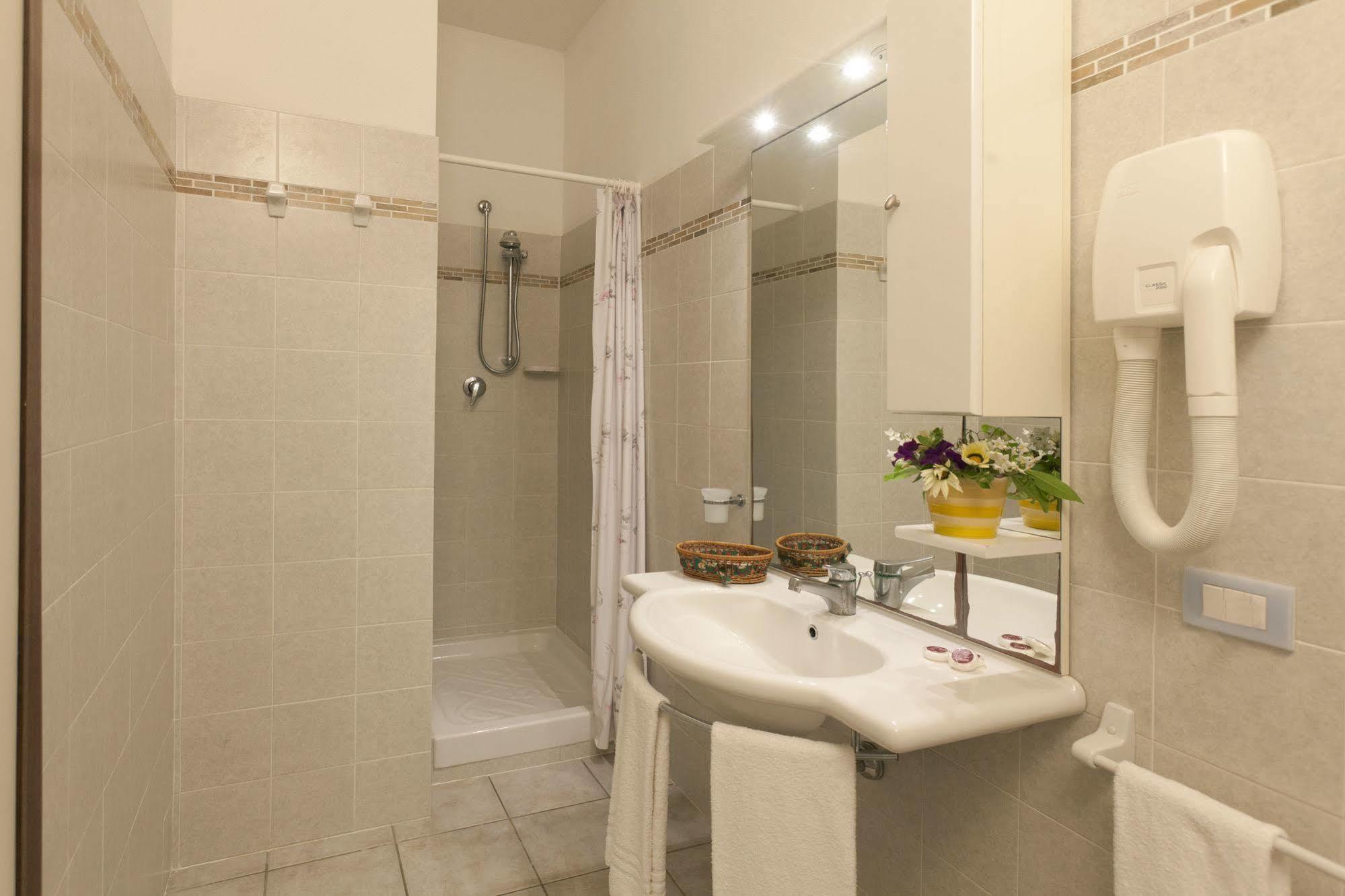Hotel Le Palme Албиния Экстерьер фото