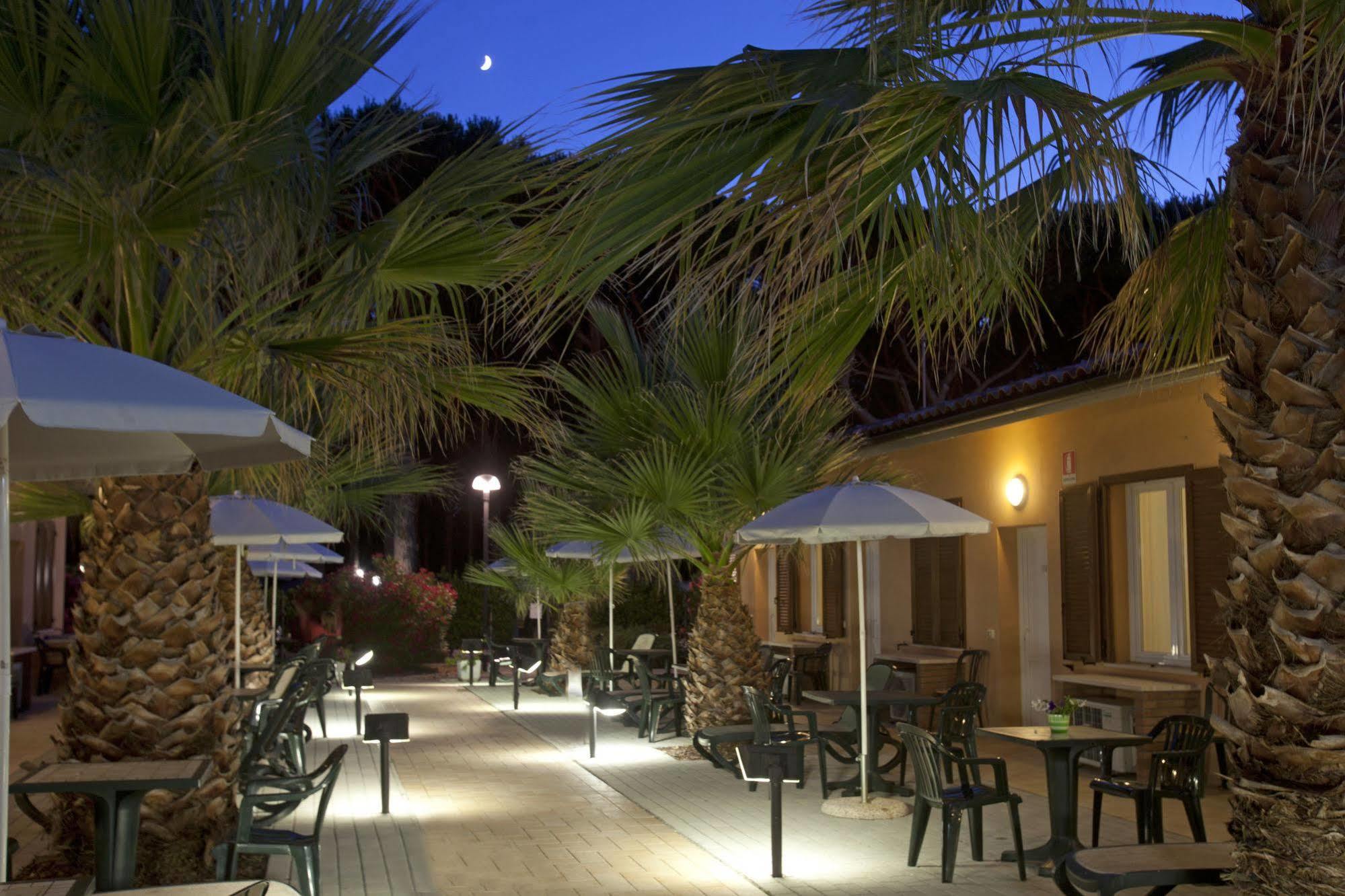 Hotel Le Palme Албиния Экстерьер фото